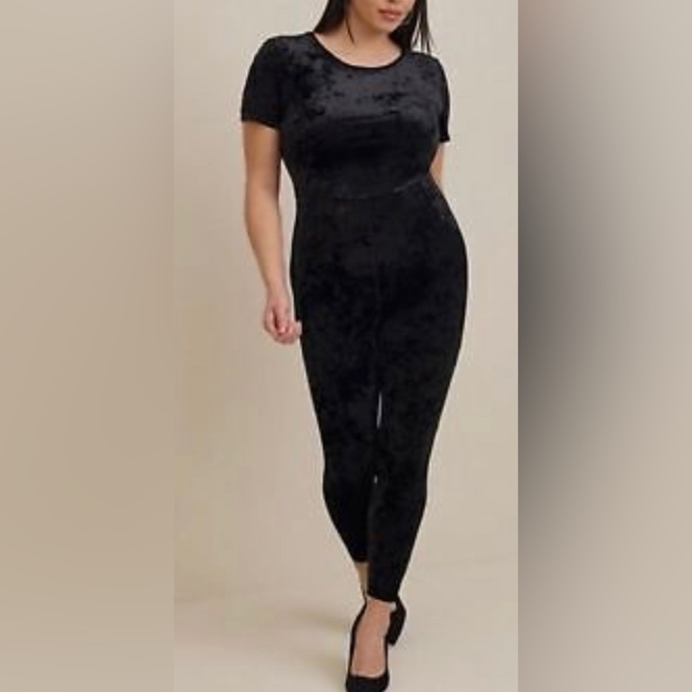 Torrid catsuit Short sleeve Crew Neck Crushed Velour MSRP $68.50